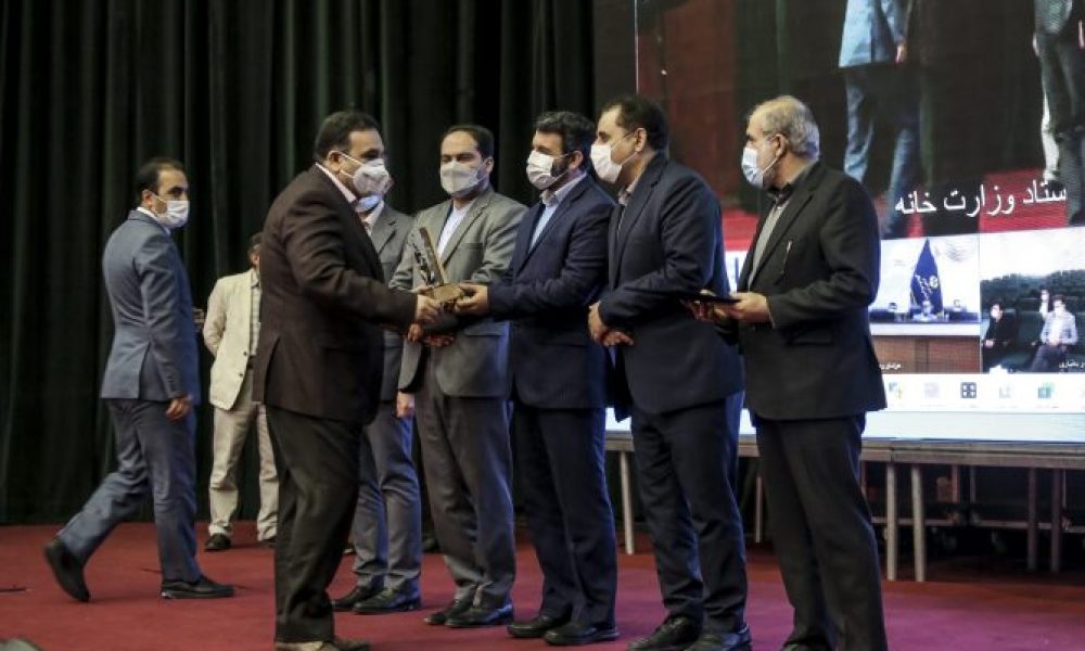 شرکت داروسازی تهران شیمی کارفرمای منتخب سلامت محور سال ۱۴۰۰ در سطح ملی